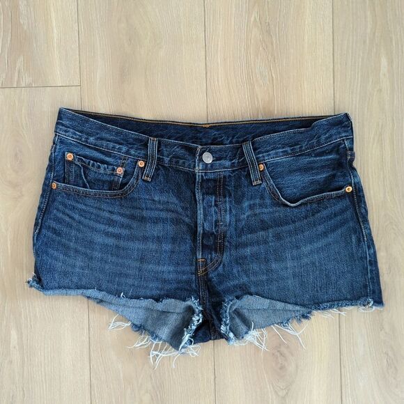 Levi's 501 Cutoff Jean Shorts - Picture 4 of 7